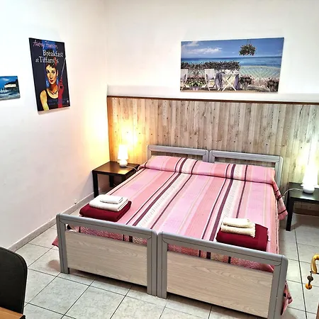 Copenaghen House - Zona Ospedale Centro ゲストハウス 3*